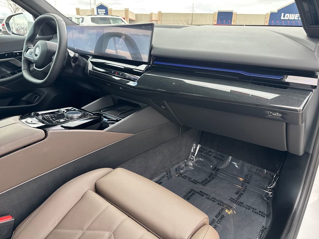 Used 2026 BMW 530i xDrive AWD/4WD image 37