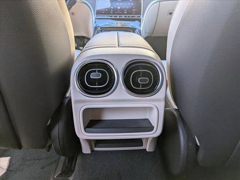 Used 2024 Mercedes-Benz C 300 Sedan image 17