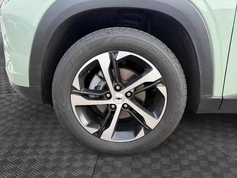 Used 2024 Chevrolet Trax RS FWD image 21