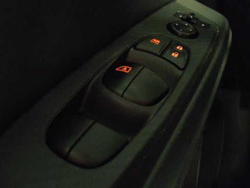 Used 2023 Nissan Sentra SV FWD image 27