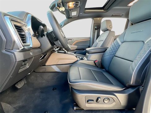 New 2026 GMC Canyon Denali image 15
