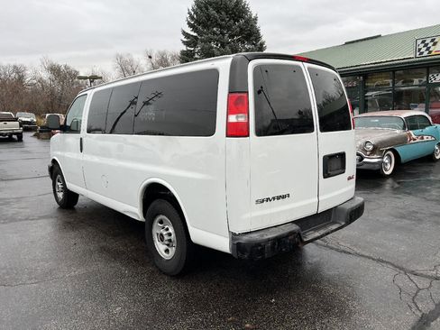 Used 2017 GMC Savana 2500 RWD image 5