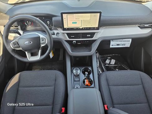 New 2026 Ford Explorer Active RWD image 14