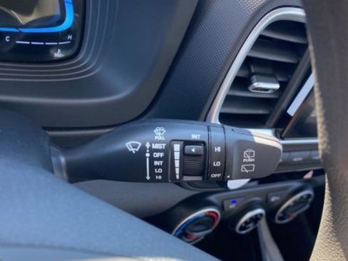 New 2026 Hyundai Venue SE FWD image 19