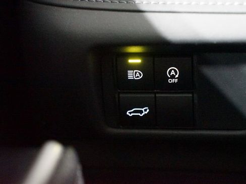 Certified 2024 Toyota Highlander XLE AWD/4WD image 24