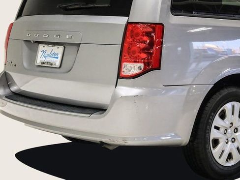 Used 2020 Dodge Grand Caravan SE image 7