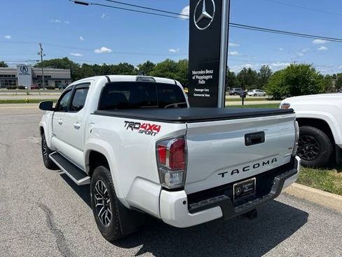 Used 2022 Toyota Tacoma TRD Sport w/ Technology Package AWD/4WD image 3