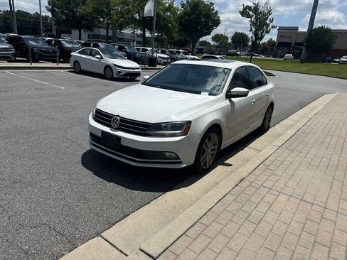 Used 2017 Volkswagen Jetta SEL FWD image 8