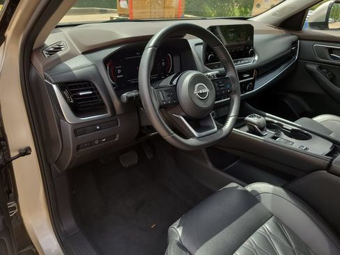 Certified 2023 Nissan Rogue Platinum FWD image 17