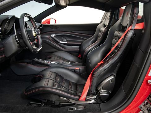 Used 2022 Ferrari F8 Tributo RWD image 5