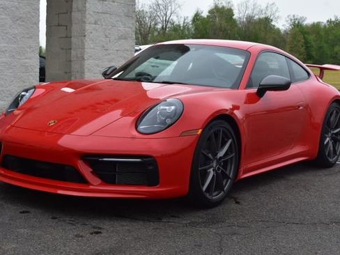 Used 2024 Porsche 911 Carrera T RWD image 17