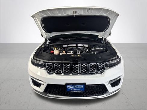 Certified 2022 Jeep Grand Cherokee Summit w/ Advanced Protech Group IV AWD/4WD image 24