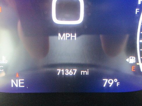 Used 2023 Chrysler Pacifica Touring-L w/ S Appearance Package AWD/4WD image 27
