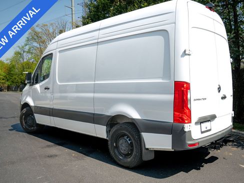 Used 2025 Mercedes-Benz Sprinter 2500 image 2