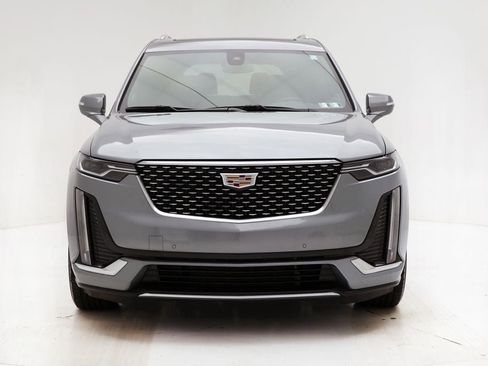 Used 2025 Cadillac XT6 Premium Luxury image 6
