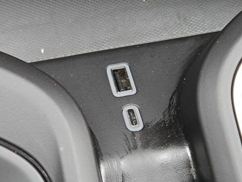 Used 2024 GMC Sierra 1500 Denali Ultimate image 9