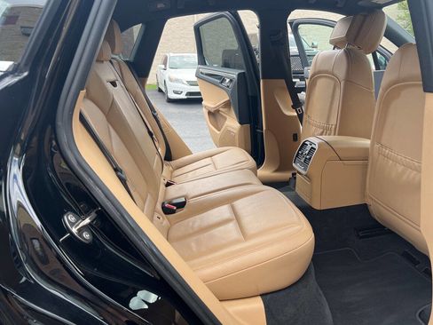 Used 2017 Porsche Macan S image 31