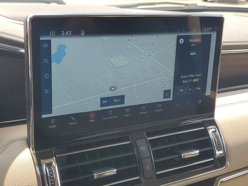 Certified 2024 Lincoln Navigator Reserve AWD/4WD image 16
