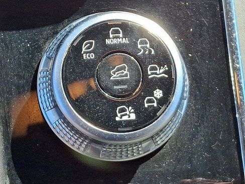 Used 2023 Mitsubishi Outlander SE image 25