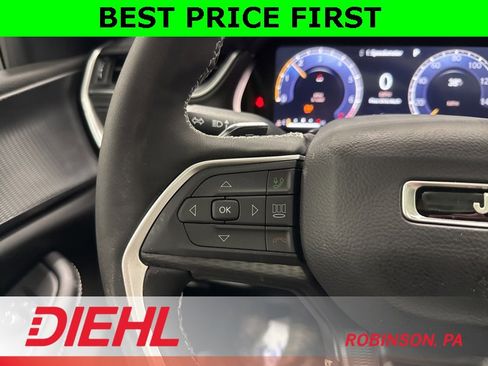 New 2025 Jeep Grand Cherokee Laredo w/ Luxury Tech Group I image 25