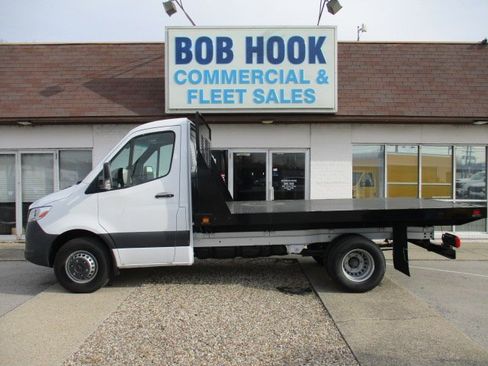 Used 2023 Mercedes-Benz Sprinter 4500 image 25