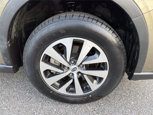 Used 2022 Subaru Outback Premium AWD/4WD image 11