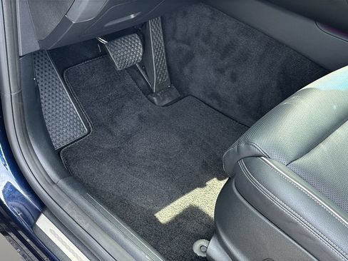 Certified 2026 Genesis GV70 2.5T Advanced AWD/4WD image 13
