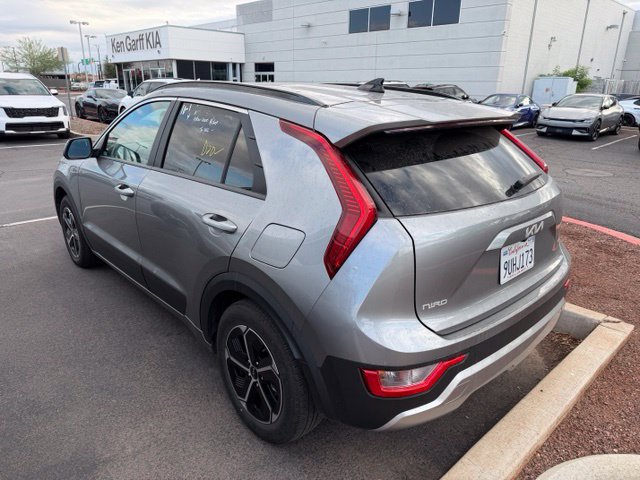 Certified 2025 Kia Niro LX FWD image 3