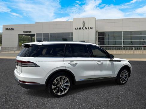 New 2026 Lincoln Aviator 2WD image 3