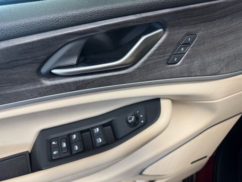 Used 2022 Jeep Grand Cherokee Limited AWD/4WD image 18