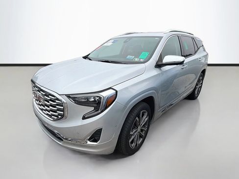Used 2020 GMC Terrain Denali w/ Denali Premium Package FWD image 5