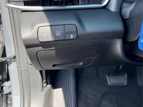 New 2026 Hyundai Elantra Limited FWD image 25
