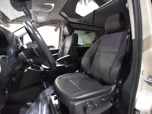Used 2020 Mercedes-Benz Metris Passenger image 34