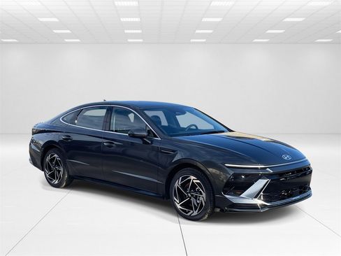New 2026 Hyundai Sonata SEL image 1