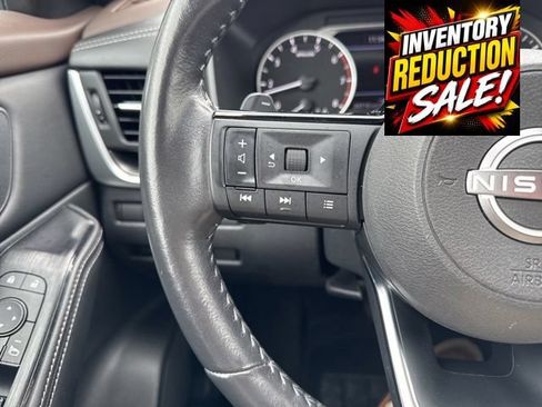 Used 2023 Nissan Rogue SV w/ SV Premium B Package AWD/4WD image 11