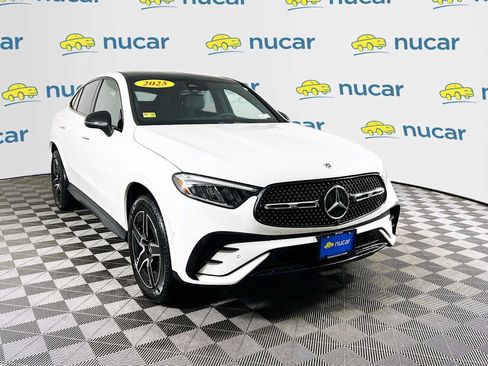 Used 2025 Mercedes-Benz GLC 300 4MATIC image 1