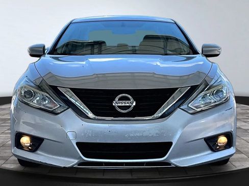 Used 2018 Nissan Altima 2.5 SL FWD image 2