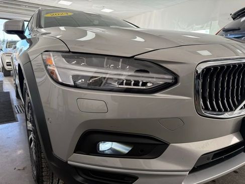 Certified 2024 Volvo V90 B6 Cross Country Plus image 10