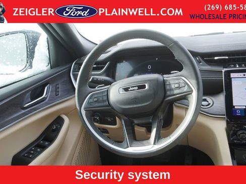 Used 2024 Jeep Grand Cherokee Limited image 11