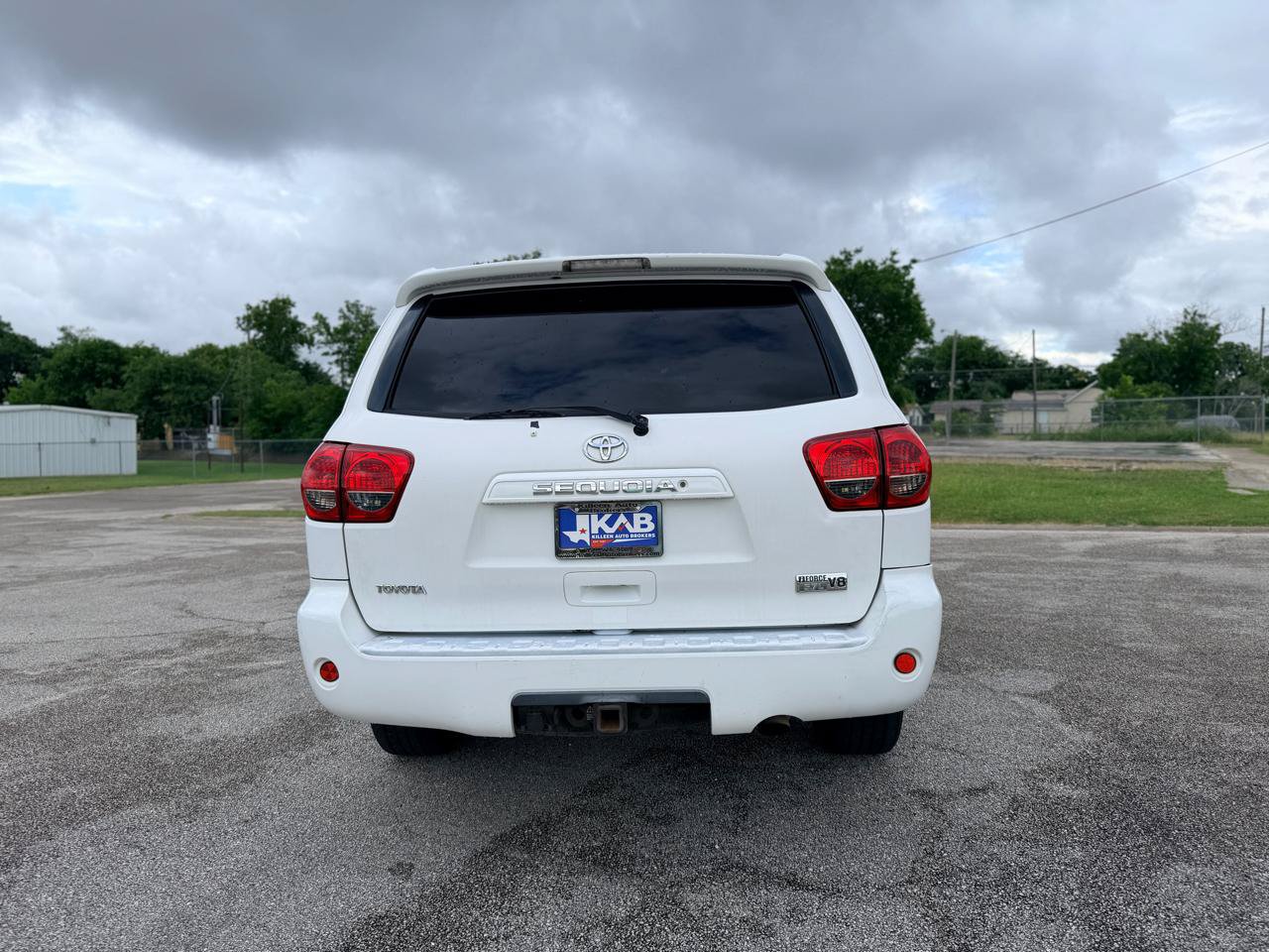 Used 2008 Toyota Sequoia SR5 w/ Moonroof & Roof Rack Pkg RWD image 4