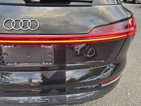 Certified 2024 Audi Q8 e-tron Premium Plus w/ Premium Plus Package image 37