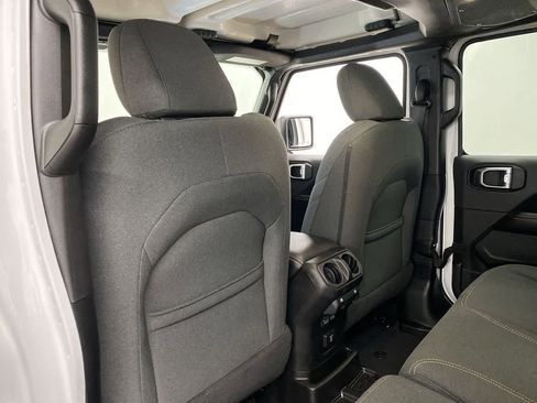 Used 2024 Jeep Wrangler Sahara image 16
