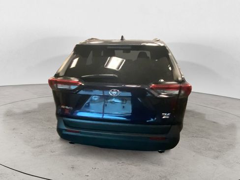 Used 2022 Toyota RAV4 XLE image 4