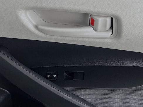 Used 2025 Toyota Corolla LE FWD image 27