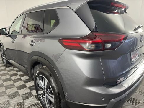 Used 2025 Nissan Rogue SL image 26