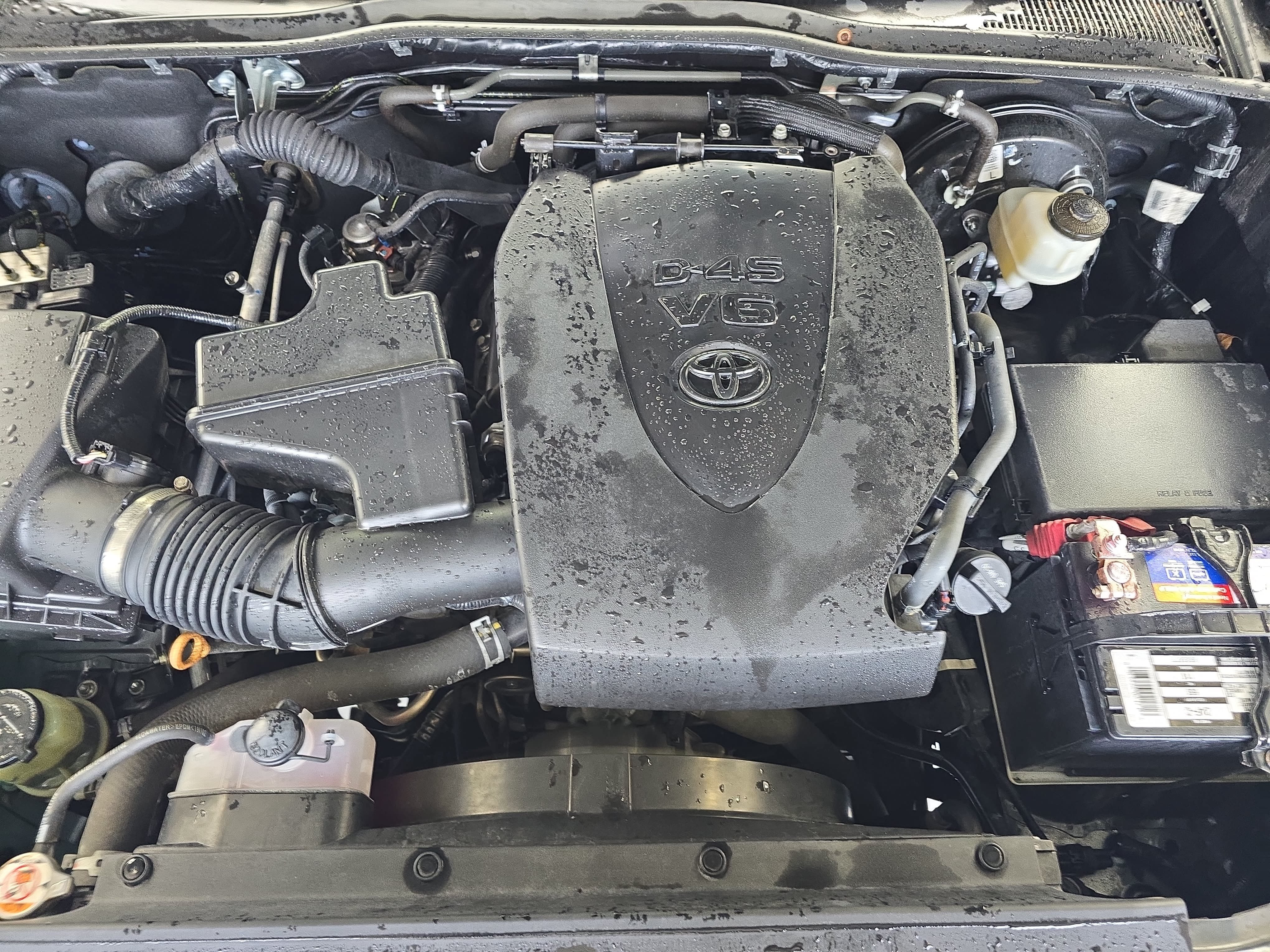 Used 2020 Toyota Tacoma SR5 RWD image 28
