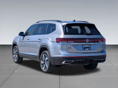 Used 2024 Volkswagen Atlas SE AWD/4WD image 3