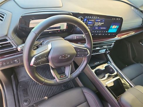 Used 2025 Chevrolet Traverse Z71 w/ Driver Confidence Package image 10