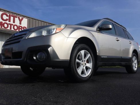 Used 2014 Subaru Outback 2.5i Premium image 16