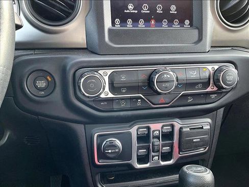 Used 2019 Jeep Wrangler Unlimited Sport S image 24